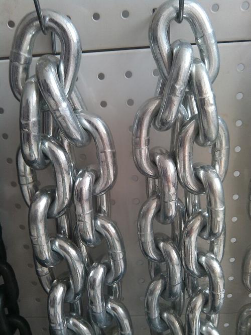 6mm合金钢起重链条,我公司生产的合金钢起重链条采用优质的合金钢材